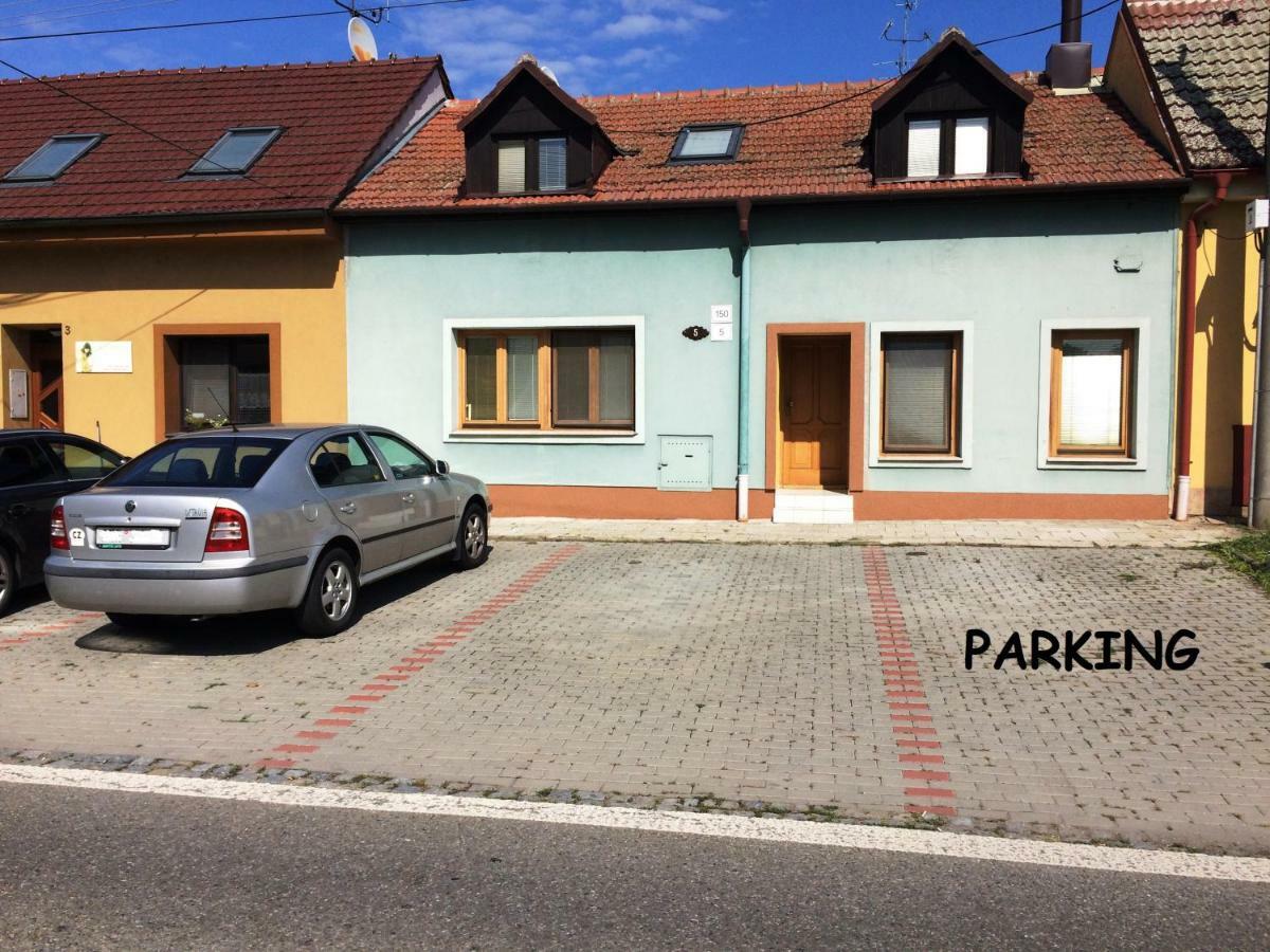 Ferienwohnung Apartman Mh Břeclav Exterior foto